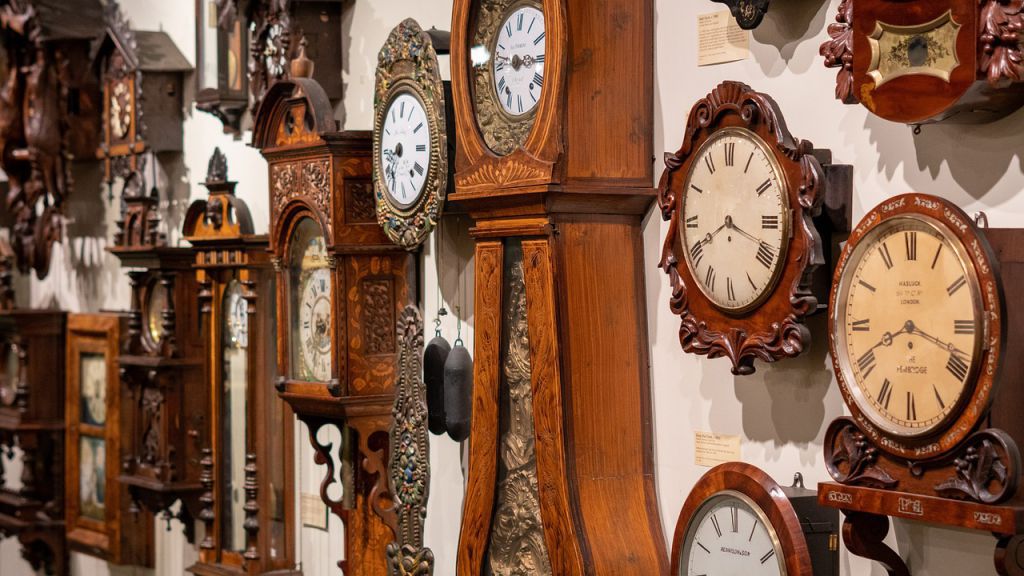 Kyvadlové a kukačkové hodiny mají mnohaletou historii. Co jste o nich nevěděli?